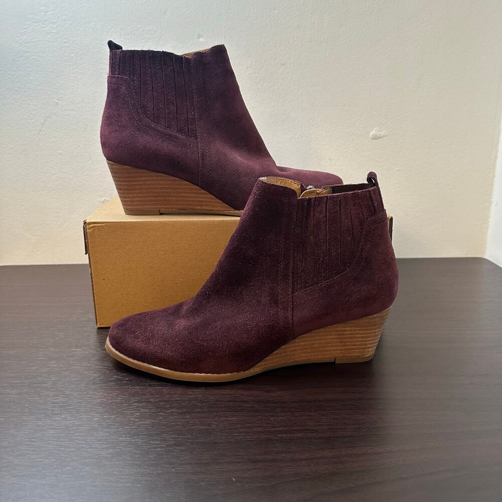 Franco Sarto Wayra Deep Purple Suede Round Toe Wedge Side Zip Ankle Boots Size 8